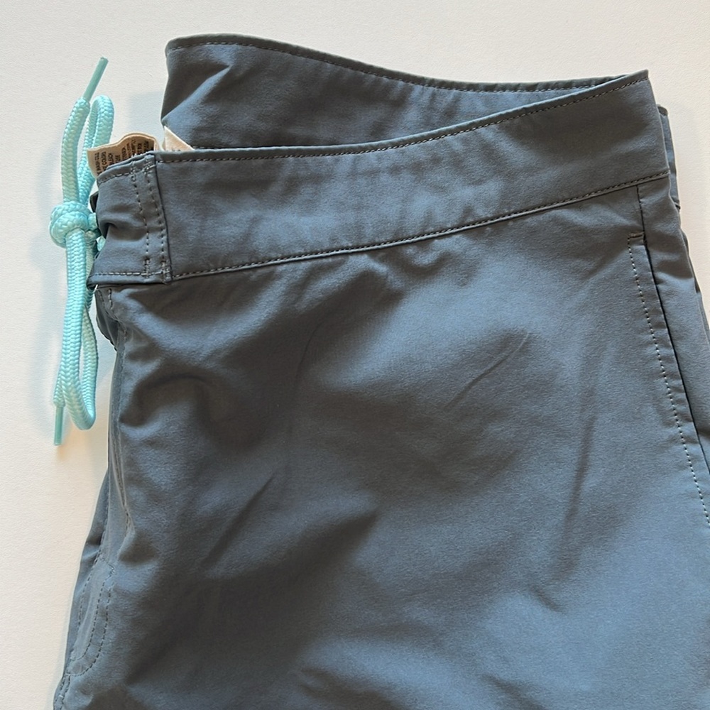 Duluth Trading - 38, men’s athletic shorts, drawstring - Picture 4 of 9